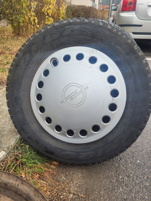 2 бр. зимни гими + 4 бр. джанти 165/82/R13 за Опел