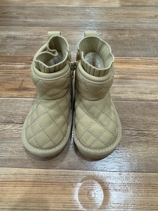 Продам десткие ботинки (осень/весна) размер 21-22