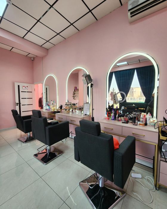 Мебель для салон красоты зеркала камод