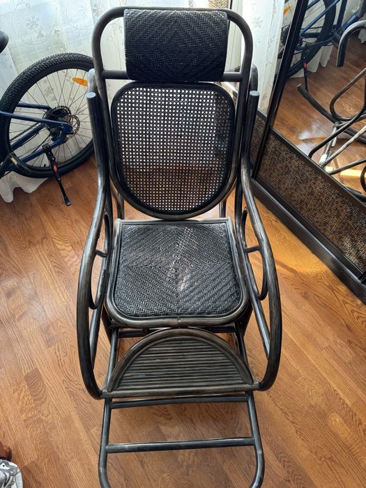 Кресло- качалка в отличном состоянии.