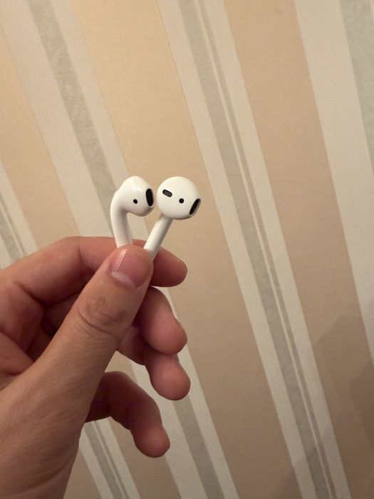 Продам наушники Apple airPods 2