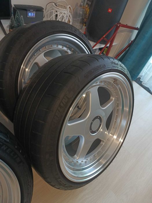 Vând un set de jante cu anvelope O.Z. Futura r18. 5×112/5×120