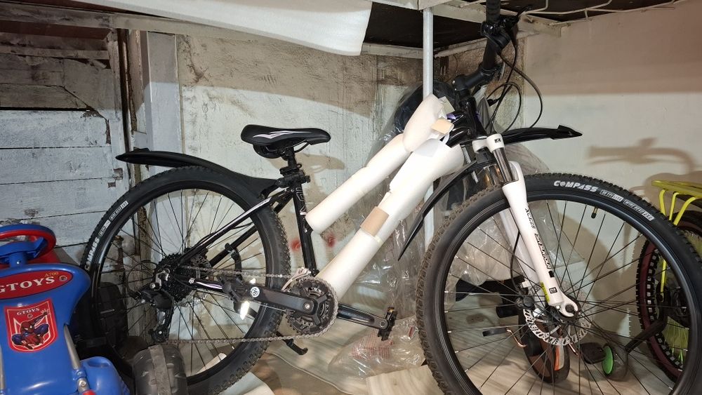 Mongoose velosipedi 27,5