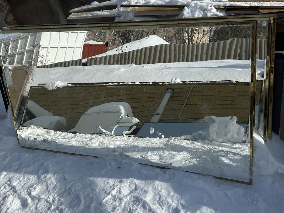 Продам хорошие длинные зеркало