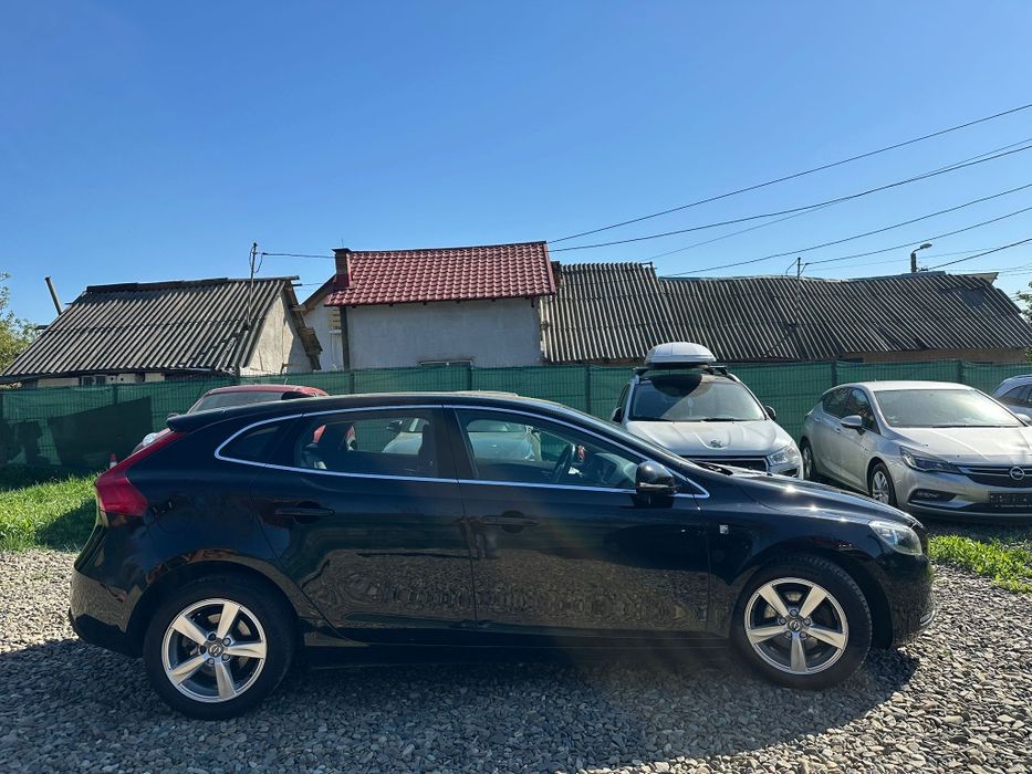 VOLVO V40-OCEAN RACE an 2015/ 2.0tdi-120cp/EURO 6/Piele/Navi Mare/Adus Recent!