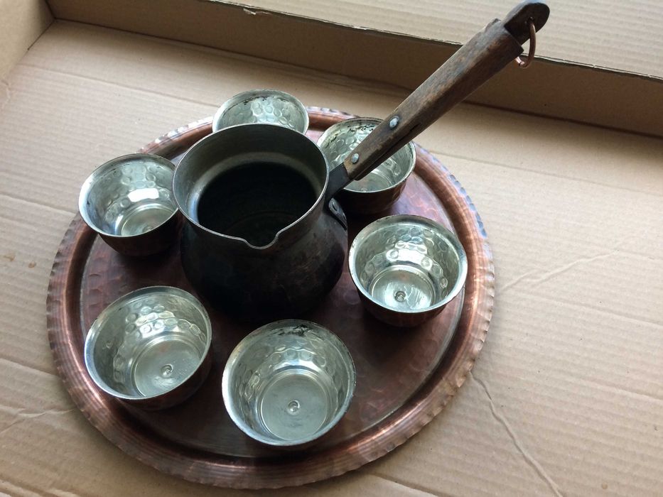 Ретро сервиз от кована мед - поднос, джезве и 6 чаши