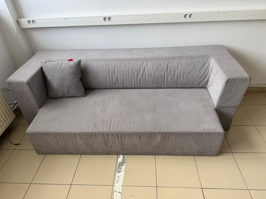Vând canapea extensibila