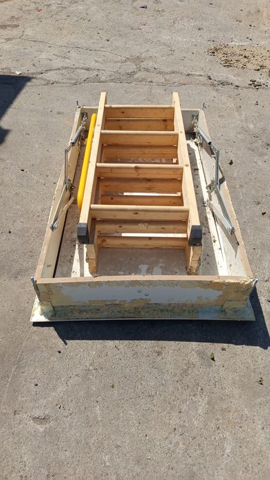 Usa de mansarda(pod) cu scara 76cm/128cm scara 3 m