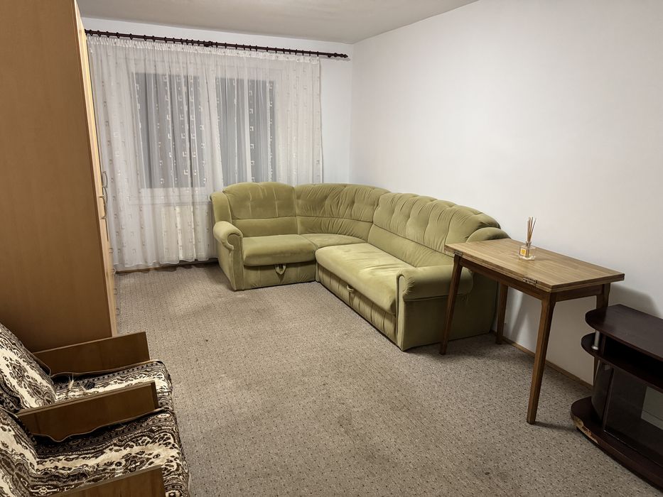 Închiriez apartament 3 camere – etaj 2/4