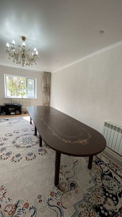 Продам стол для гостиной