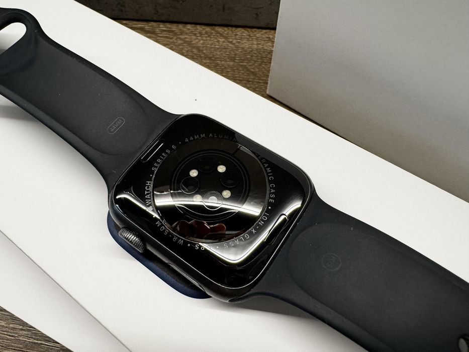 [ Vândut] Apple Watch Seria 6 44mm Black