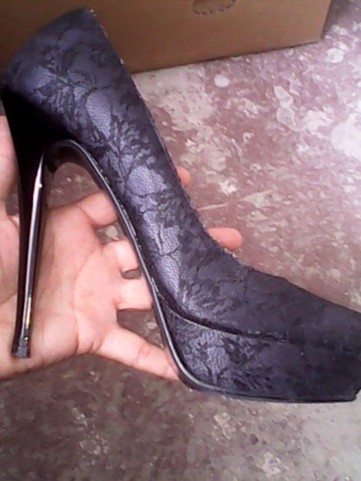 Дантелени обувки