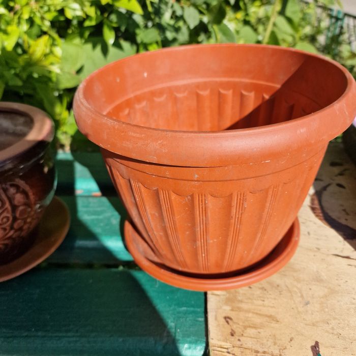 Продам глиняные горшки