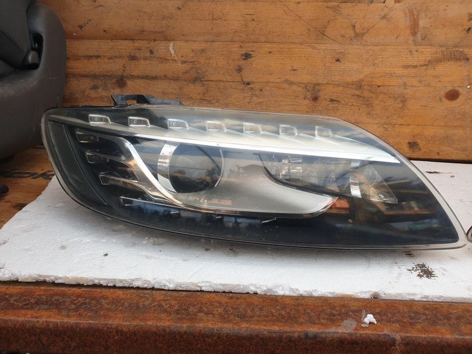 Faruri Audi Q7 cu Bixenon led volan stanga an 2013