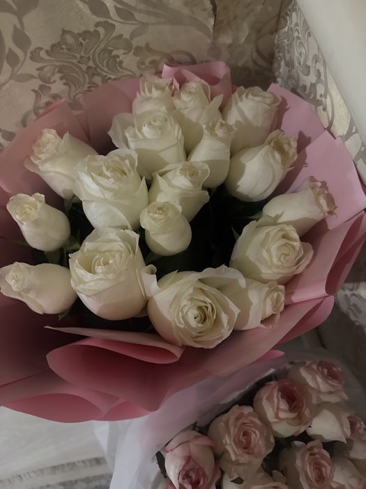 Цветы свежий только что принесли