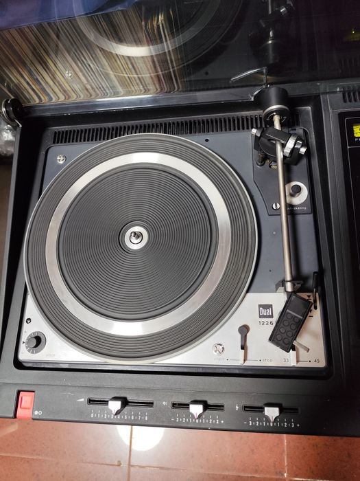 Продавам аудио център Nordmende stereo 8040 SP