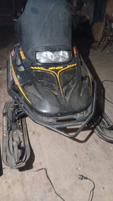 Продам снегоход скандик 600