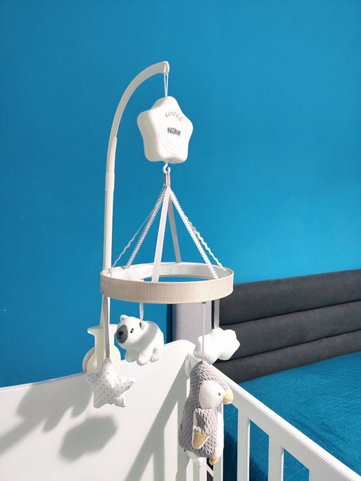 Музикална въртележка за бебешко легло