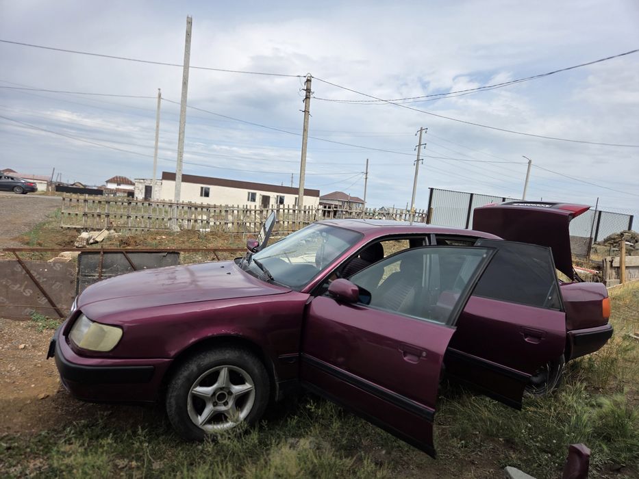 Продам Ауди 100.