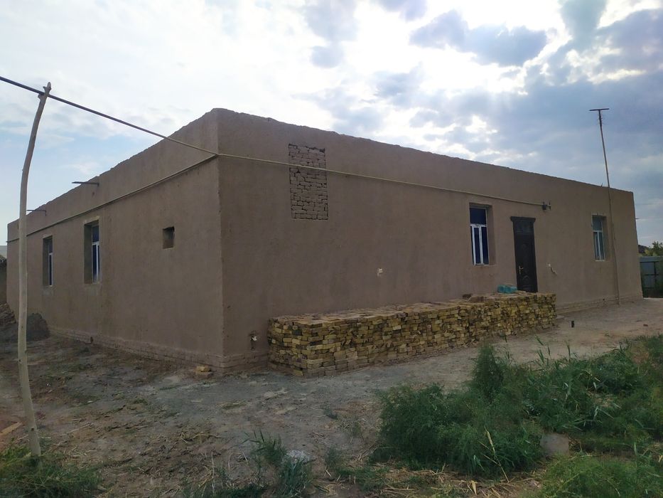 Ховли жой сотилади