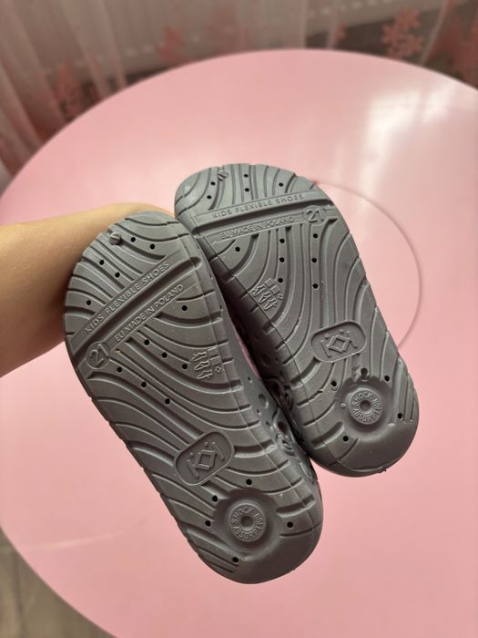 Буйки за прохождане и пантофи Колев и Колев