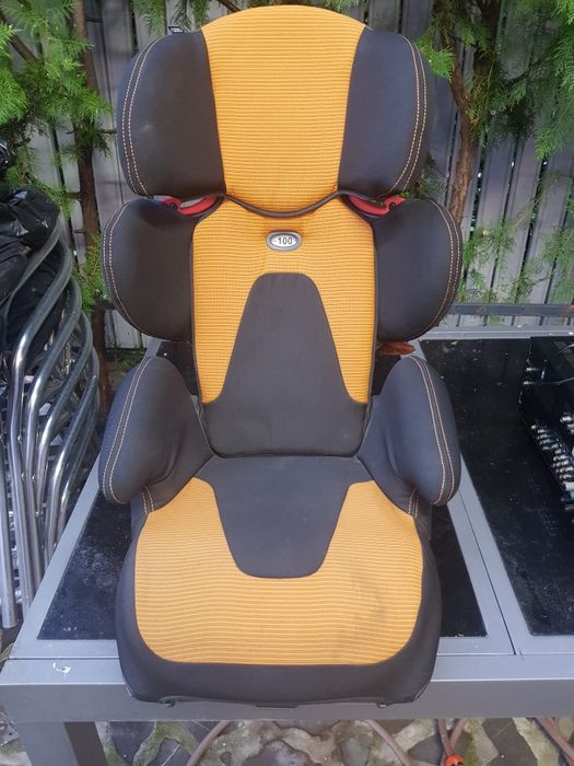 Vand scaun auto pentru copil 15-36 kg