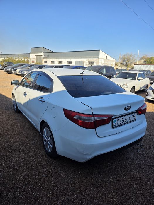 Kia Rio 2013 год