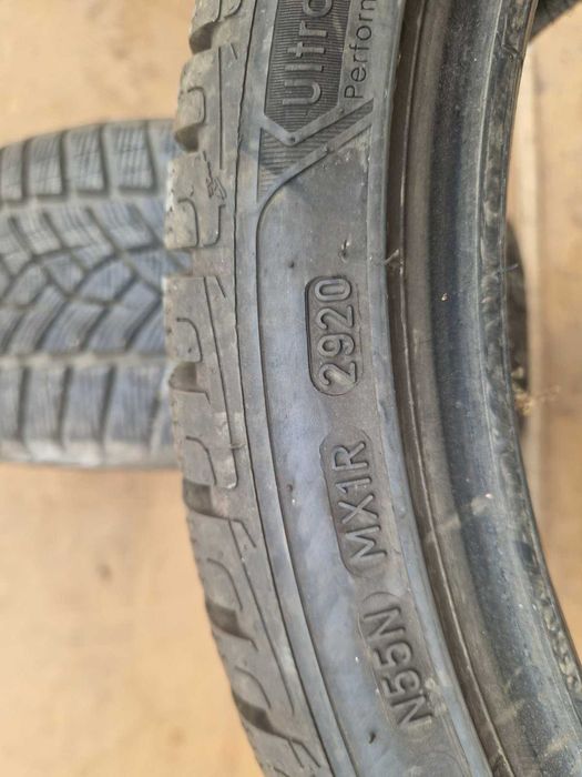 2 Goodyear R18 225/40 Зимни гуми  DOT2920