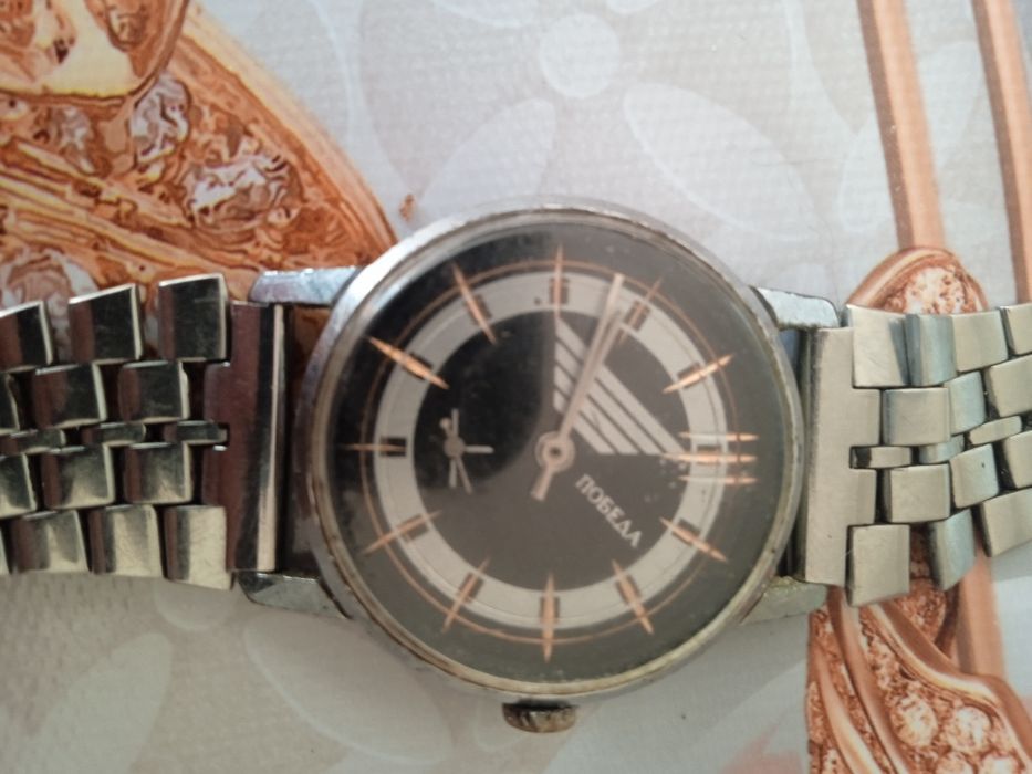 Продам часы наручные СССР