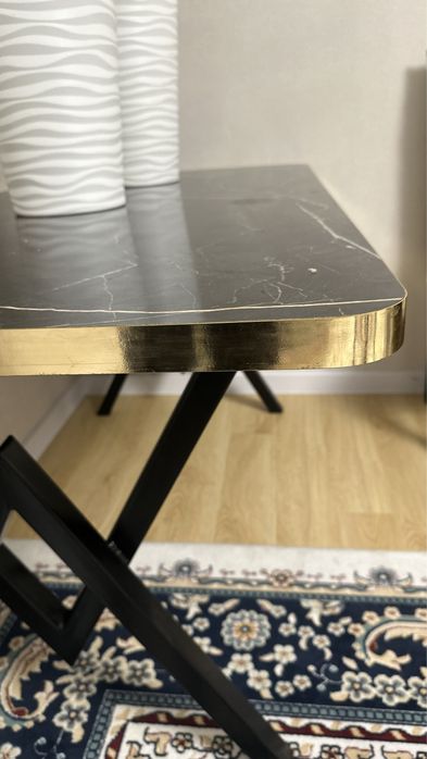 Продам новый кухонный стол