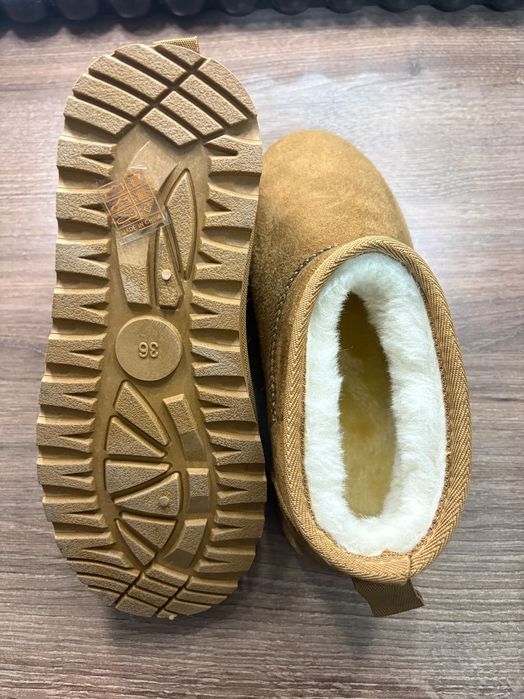 Непромокаеми велурени боти. 36 номер