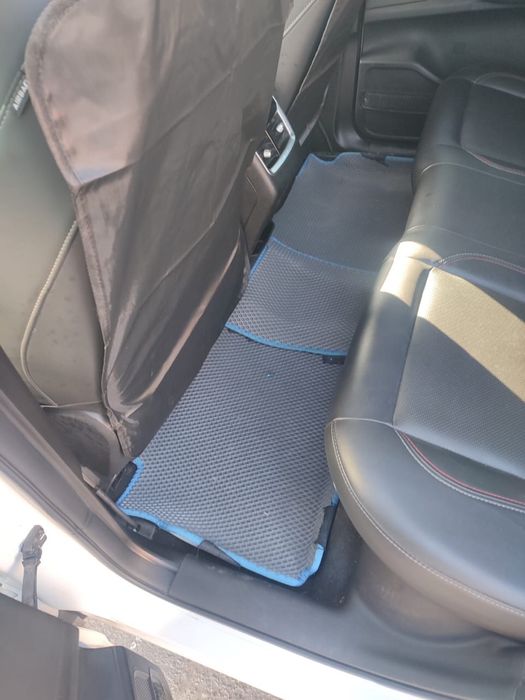 Продам полик на Черри 7про