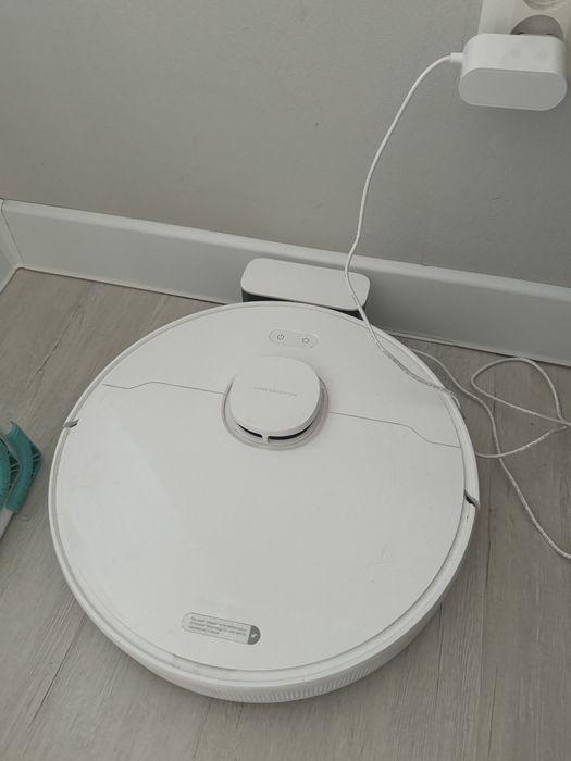 Робот пылесос в хор сост
