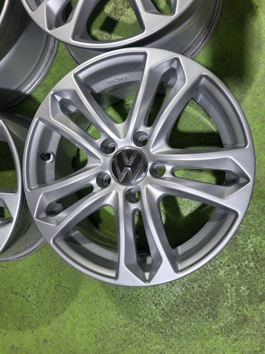 16 5x112 Vw Passat Touran Caddy Golf лети джанти 5х112 кади