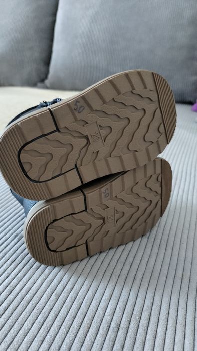 Продам детскую обувь