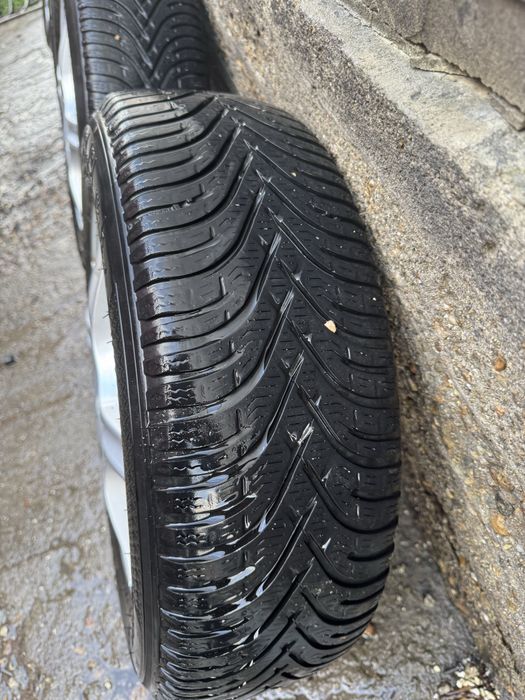 Jante gama Peugeot 185/65/15 cu anvelope de iarna