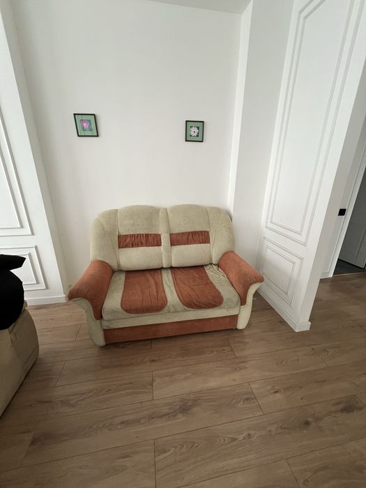 Продам два дивана