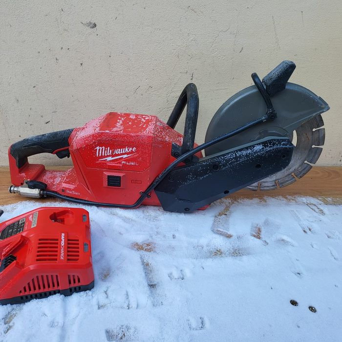 Fierăstrău debitare cu acumulator  Milwaukee M18 FCOS239