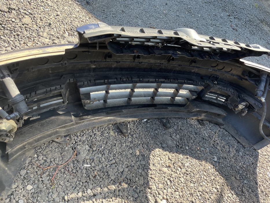 Bara fata vw touran cu spalatoare si proiectoare cod cluare LB5N