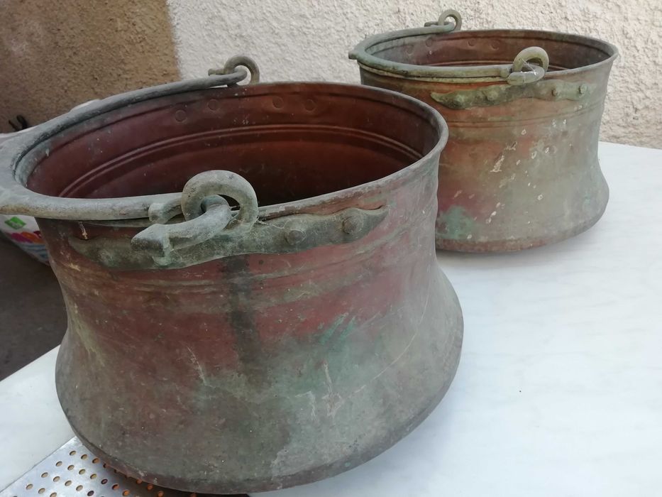 старинни медни старинни съдове /котли/