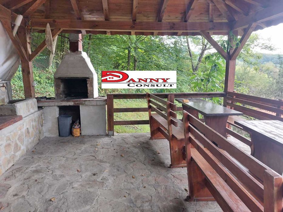 Комплекс от къщи за гости в Троянския балкан