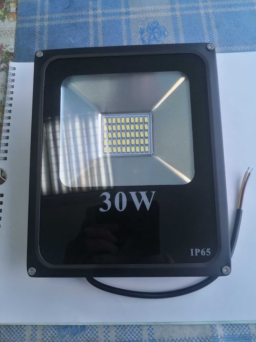 Proiector cu led smd de 30 W si 50 W
