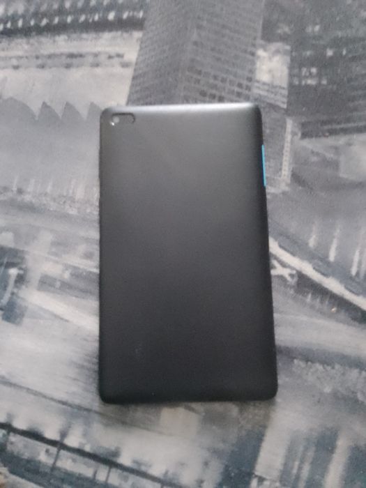 Продам планшет срочно