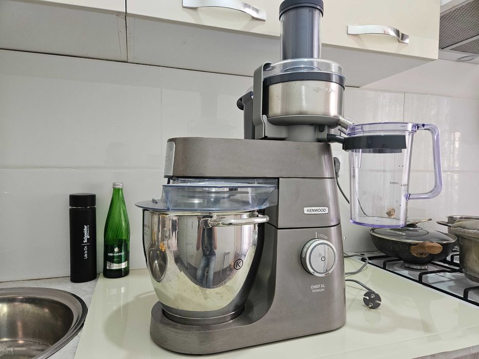 Кухонный комбайн Kenwood Chef Titanium XL