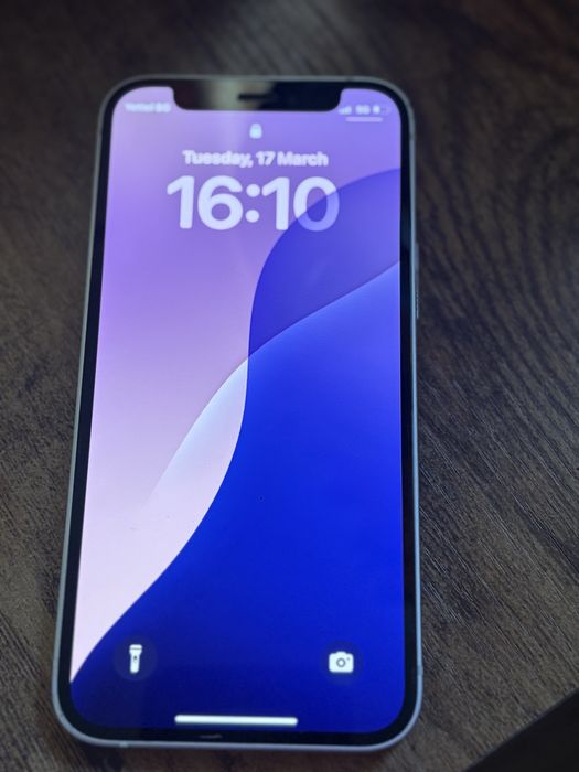 Iphone 12 mini  бял