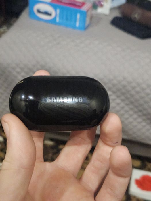 Продаю наушники самсунг