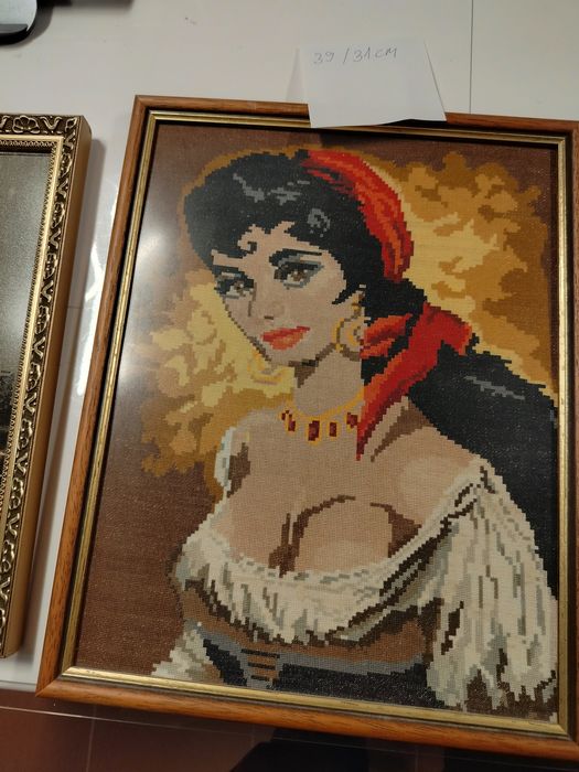 Продавам гоблени с рамка, шити