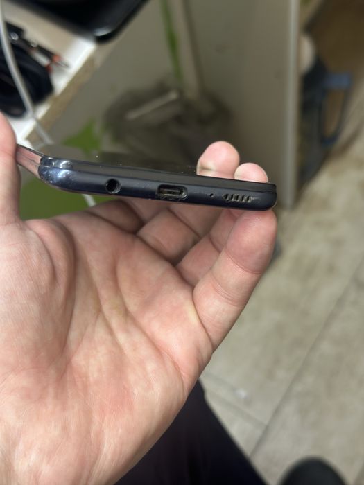 Самсунг а30s  продаю