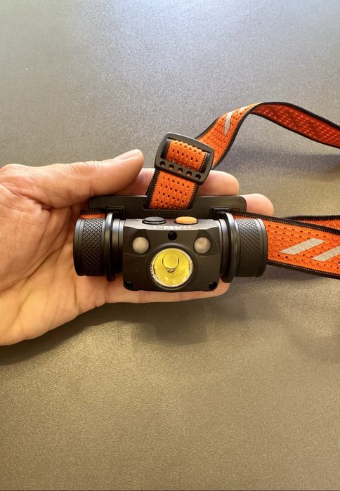 Acebeam H30 | Професионален челник за проследяване и нощен лов | Бяла, Червена и Зелена светлина