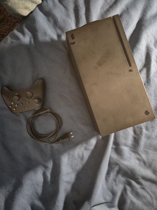 Vând Xbox Series X